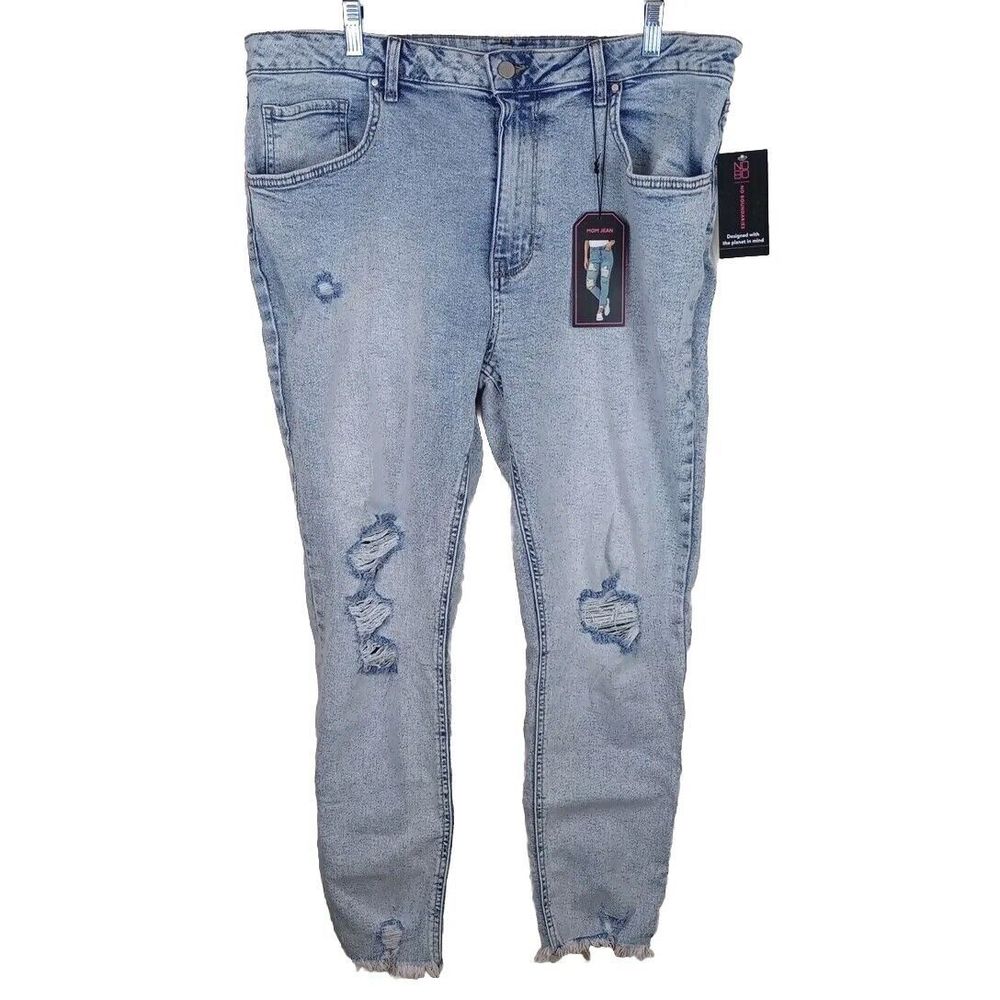 No Boundaries Super High Rise Destructed Mom Jeans Raw Hem Women's Size 17  NEW